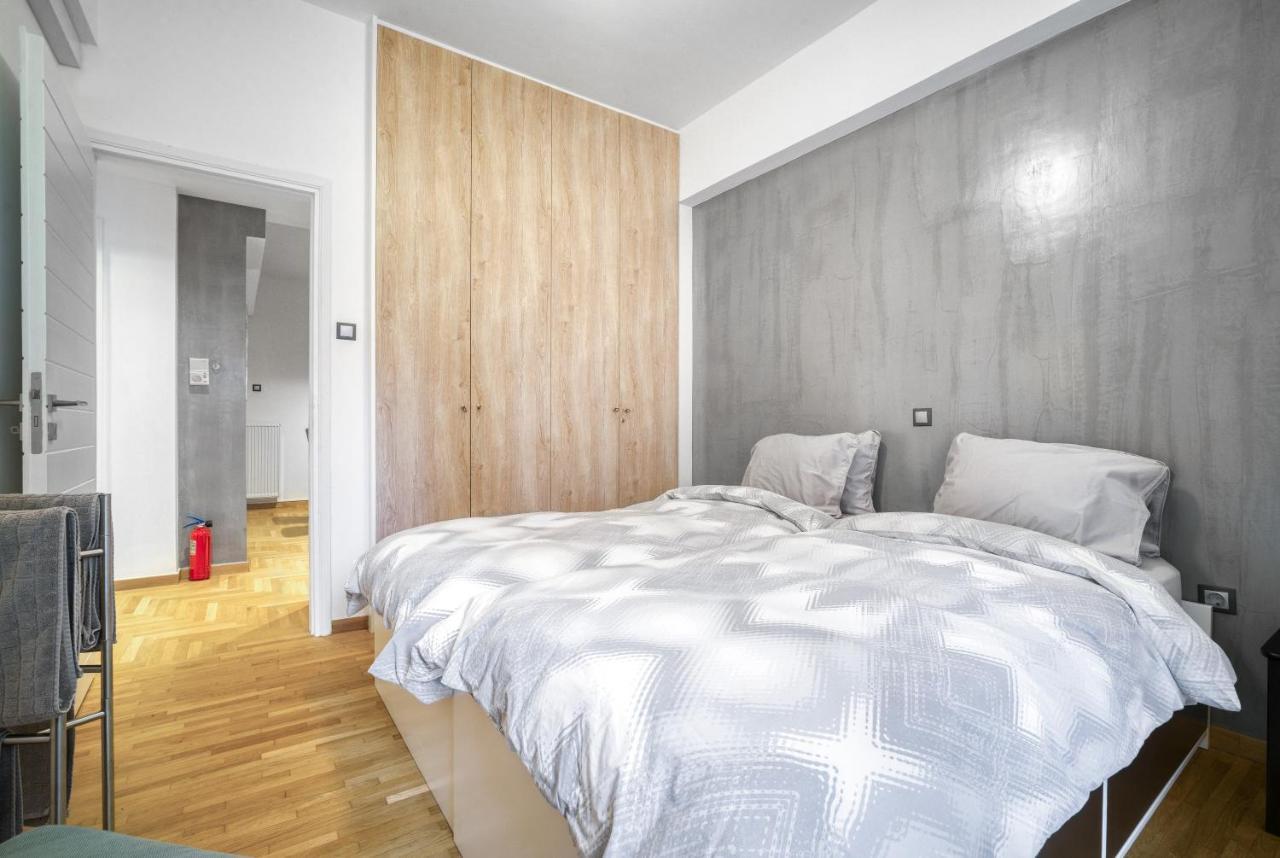 Delightful Stylish Two Bedroom Condo In Hip Area Of Central Афины Экстерьер фото